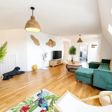 Apartment Urban Rooftop Getaway *