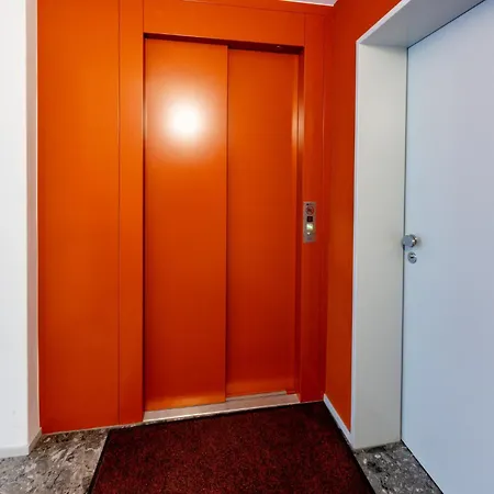 Urban Rooftop Getaway Διαμέρισμα *