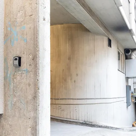 Urban Rooftop Getaway * Zurich